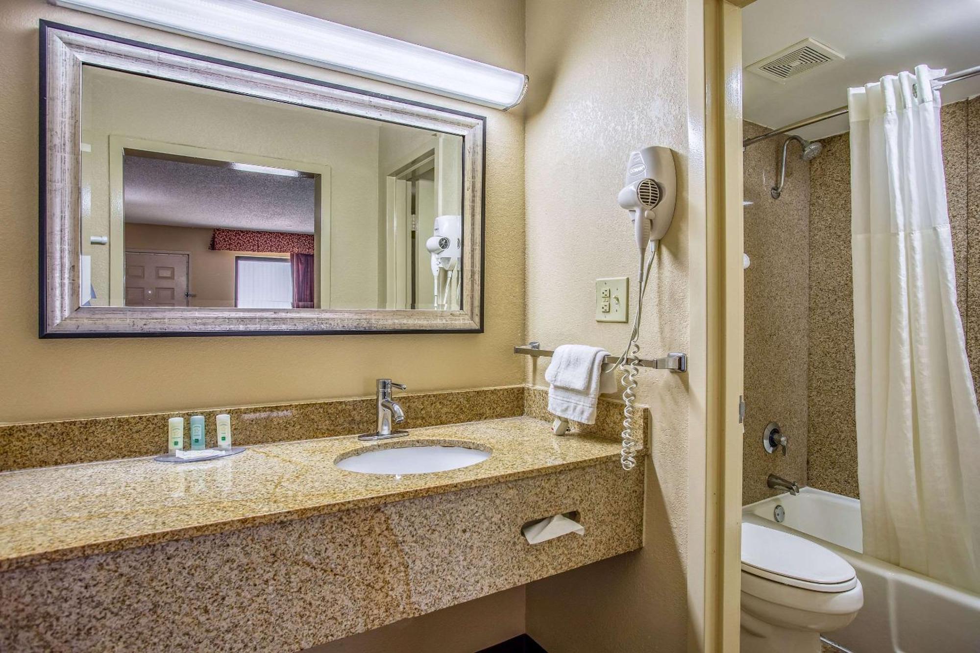 Quality Inn Боулинг Грин Экстерьер фото