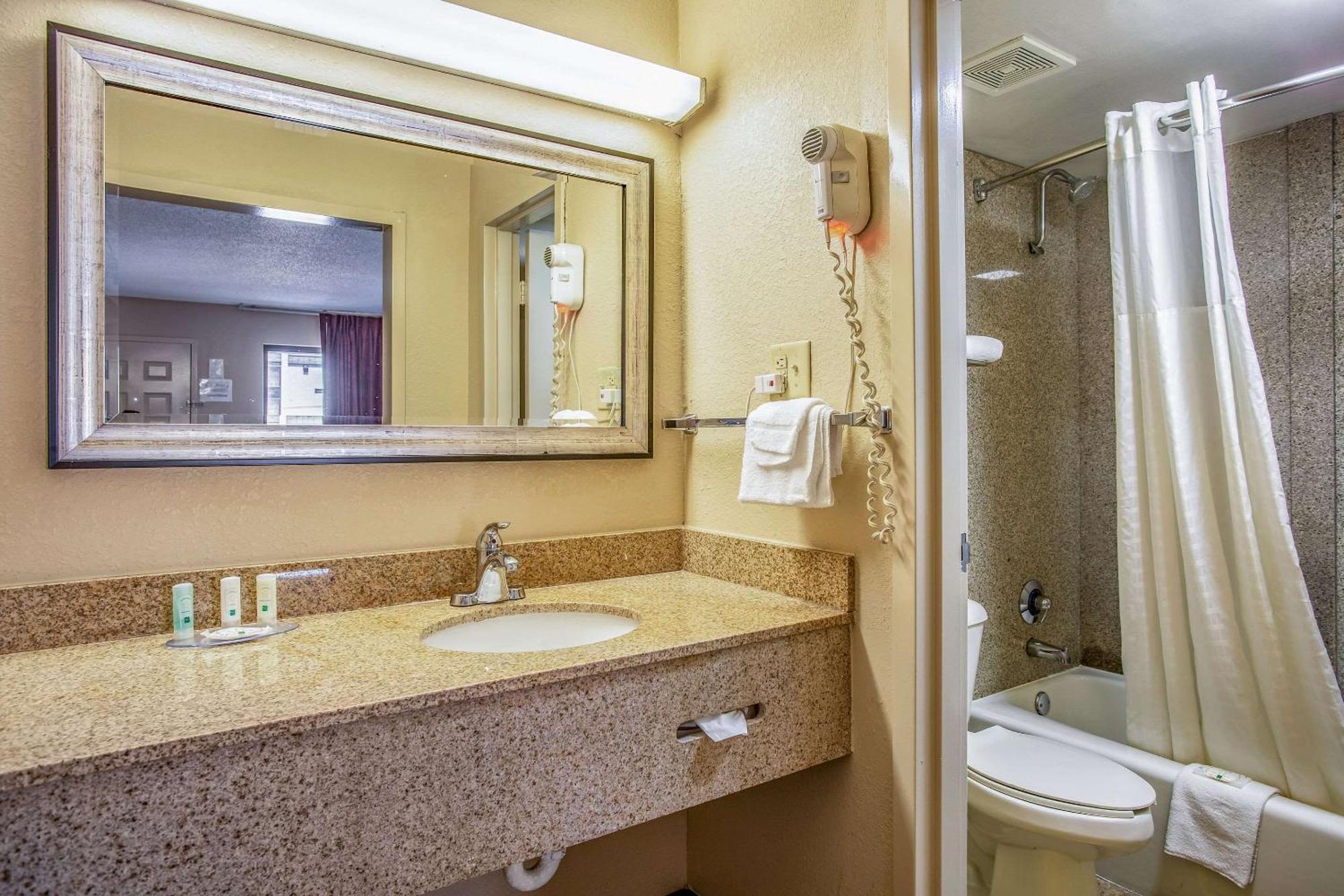 Quality Inn Боулинг Грин Экстерьер фото